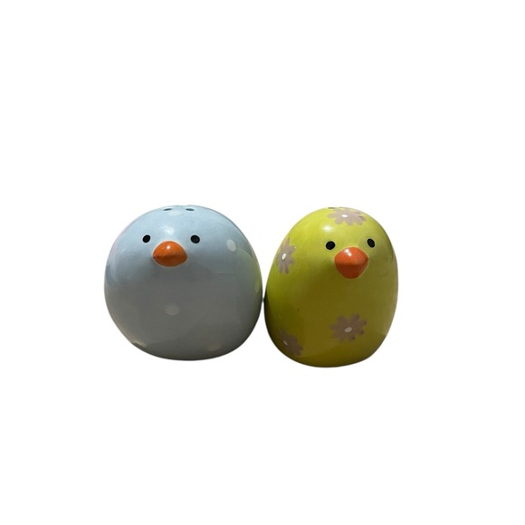 None Other - Colorful Ceramic Baby Chicks Salt and Pepper Shakers